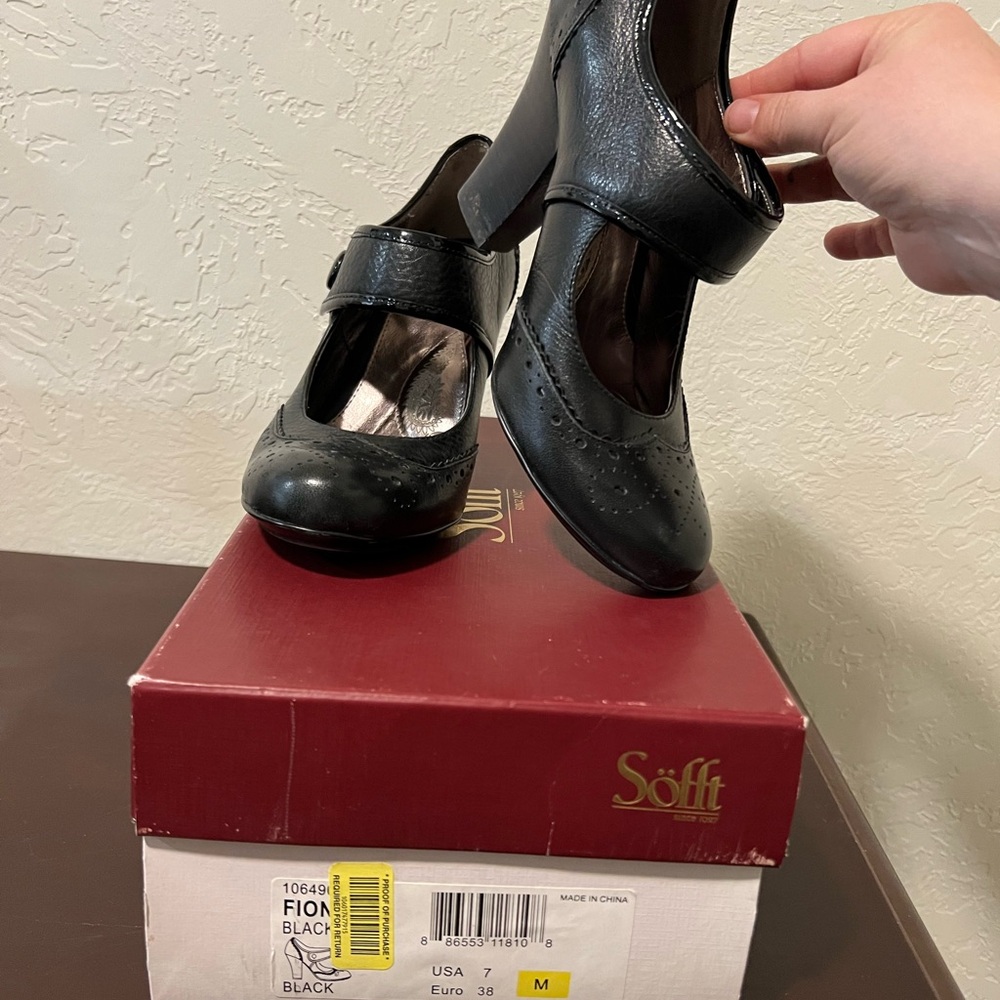 Sofft Fiona Black Women's Mary Jane Heels
